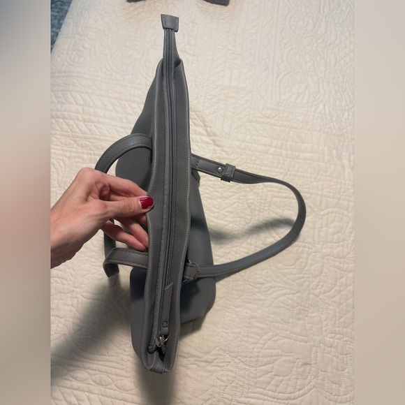 Kenneth Cole Reaction Pebbled Leather Gray Shoulder Bag - Picture 15 of 16